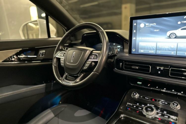 Used Lincoln Nautilus 2021 2.0T Four-Wheel Drive Luxury Edition Interior 8