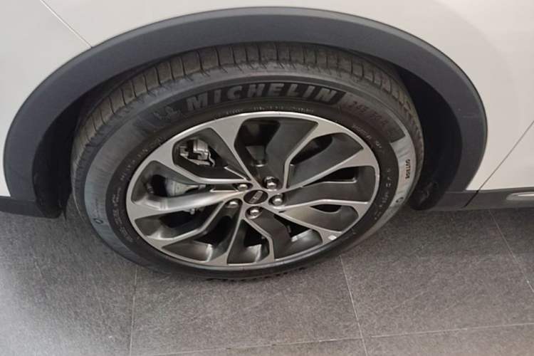 Used Lincoln Nautilus 2021 2.0T Four-Wheel Drive Luxury Edition Left Front Wheel Hub