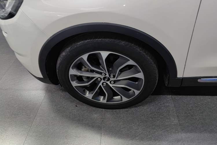 Used Lincoln Nautilus 2021 2.0T Four-Wheel Drive Luxury Edition Left Front Wheel Hub