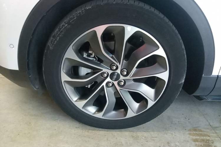Used Lincoln Nautilus 2021 2.0T Four-Wheel Drive Luxury Edition Left Front Wheel Hub