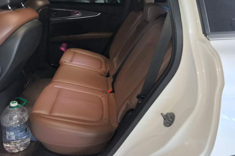 Used Lincoln Nautilus 2021 2.7T Four-Wheel Drive Prestige Edition Left Rear Seat