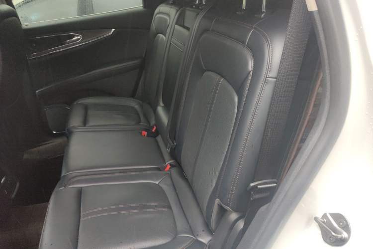 Used Lincoln Nautilus 2021 2.7T Four-Wheel Drive Prestige Edition Left Rear Seat