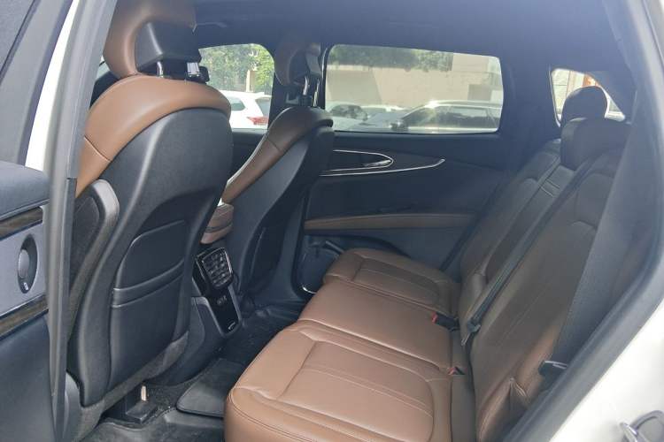 Used Lincoln Nautilus 2021 2.7T Four-Wheel Drive Prestige Edition Left Rear Seat