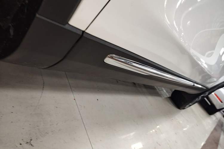 Used Lincoln Nautilus 2021 2.0T Four-Wheel Drive Luxury Edition Left Side Sill