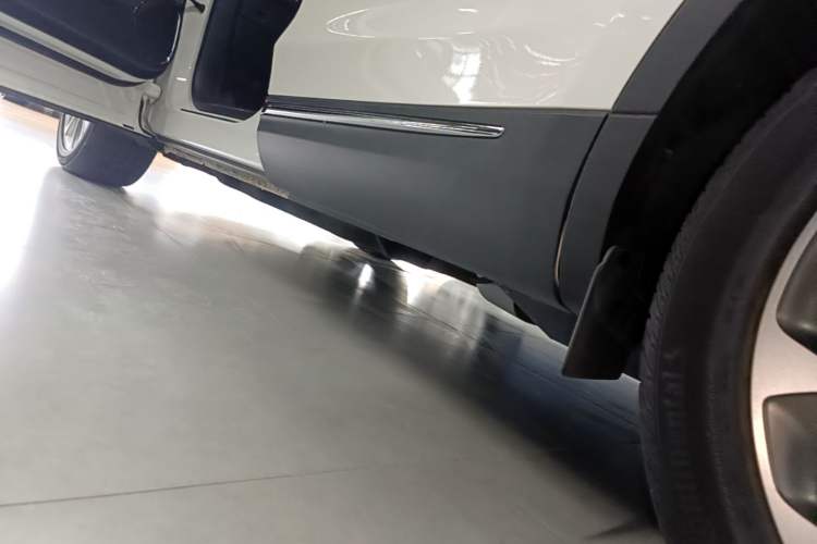 Used Lincoln Nautilus 2021 2.0T Four-Wheel Drive Luxury Edition Left Side Sill