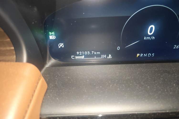 Used Lincoln Nautilus 2021 2.0T Four-Wheel Drive Luxury Edition Odometer Close Up
