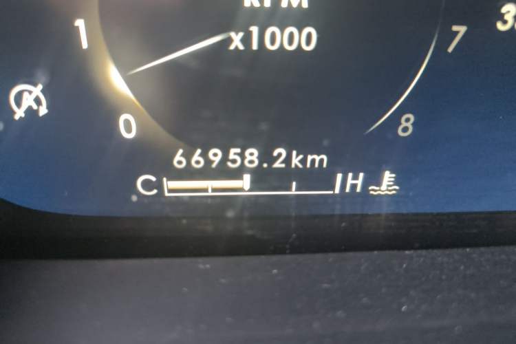 Used Lincoln Nautilus 2021 2.7T Four-Wheel Drive Prestige Edition Odometer Close Up