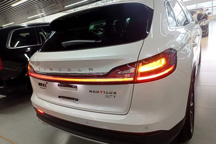 Used Lincoln Nautilus 2021 2.0T Four-Wheel Drive Luxury Edition Rear