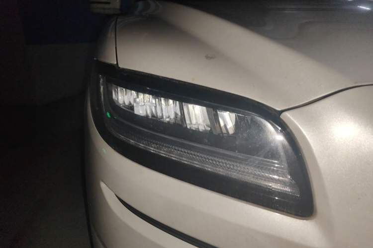 Used Lincoln Nautilus 2021 2.0T Four-Wheel Drive Luxury Edition Right Front Headlight