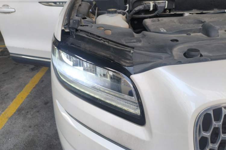 Used Lincoln Nautilus 2021 2.0T Four-Wheel Drive Luxury Edition Right Front Headlight