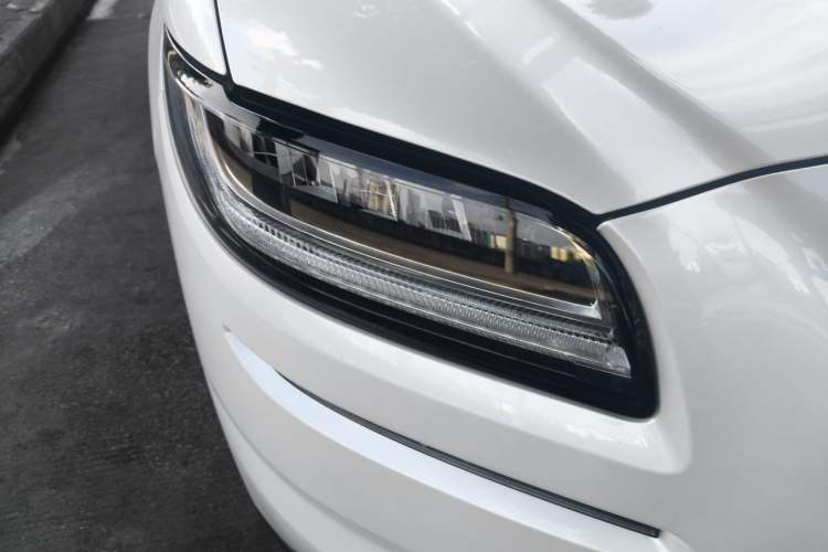 Used Lincoln Nautilus 2021 2.0T Four-Wheel Drive Luxury Edition Right Front Headlight