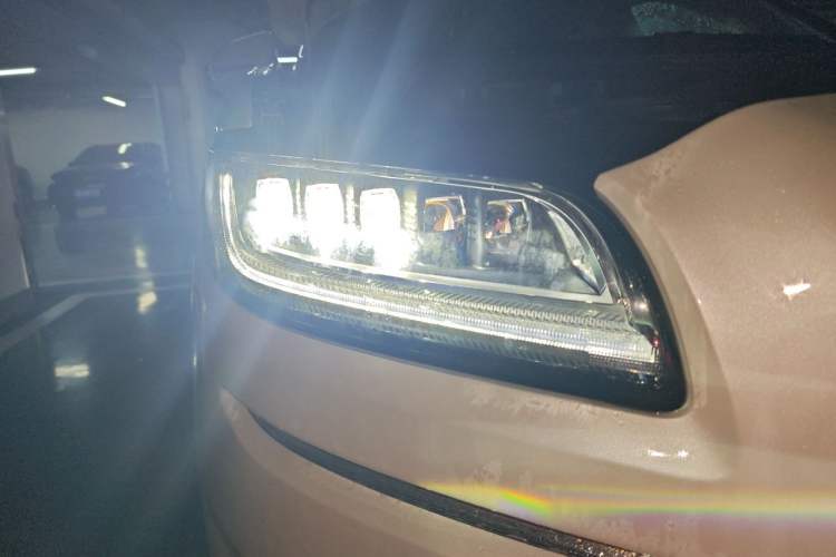 Used Lincoln Nautilus 2021 2.7T Four-Wheel Drive Prestige Edition Right Front Headlight