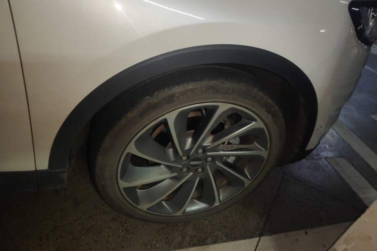 Used Lincoln Nautilus 2021 2.7T Four-Wheel Drive Prestige Edition Right Front Wheel Hub