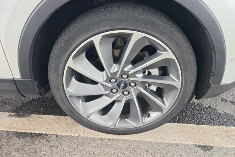 Used Lincoln Nautilus 2021 2.7T Four-Wheel Drive Prestige Edition Right Front Wheel Hub