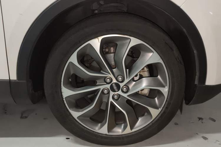 Used Lincoln Nautilus 2021 2.0T Four-Wheel Drive Luxury Edition Right Front Wheel Hub