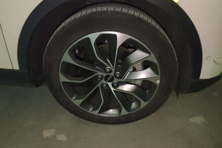 Used Lincoln Nautilus 2021 2.0T Four-Wheel Drive Luxury Edition Right Front Wheel Hub