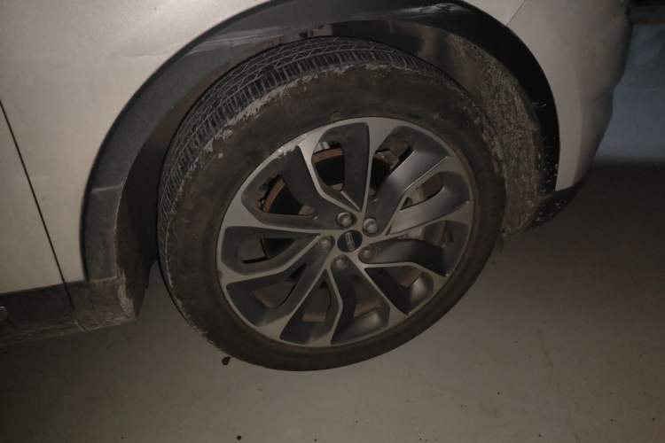 Used Lincoln Nautilus 2021 2.0T Four-Wheel Drive Luxury Edition Right Front Wheel Hub