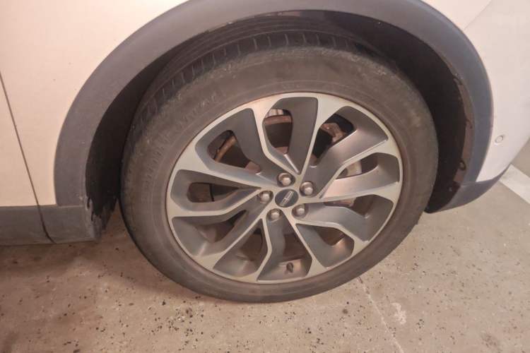 Used Lincoln Nautilus 2021 2.0T Four-Wheel Drive Luxury Edition Right Front Wheel Hub