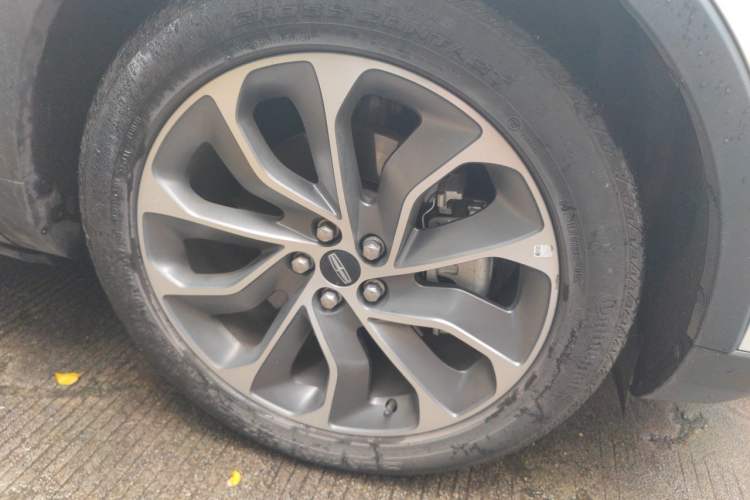 Used Lincoln Nautilus 2021 2.0T Four-Wheel Drive Luxury Edition Right Front Wheel Hub