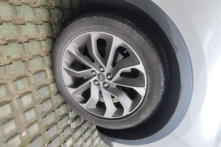 Used Lincoln Nautilus 2021 2.0T Four-Wheel Drive Luxury Edition Right Front Wheel Hub