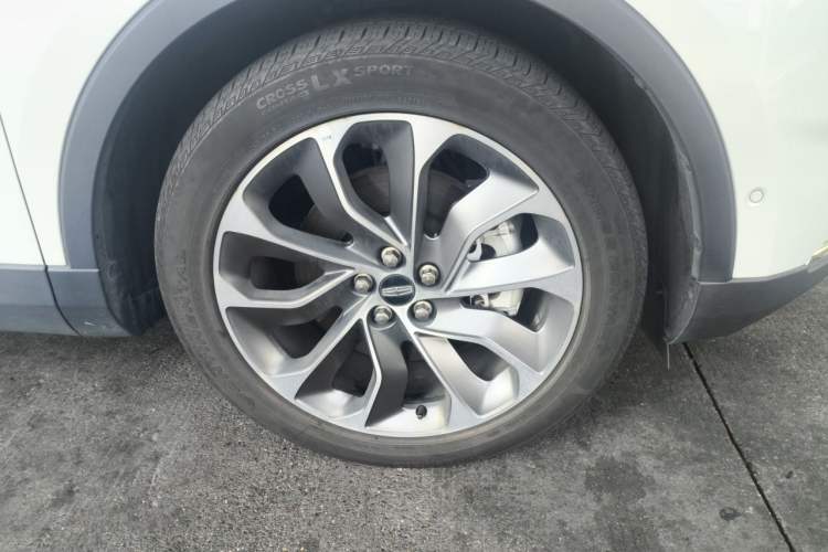 Used Lincoln Nautilus 2021 2.0T Four-Wheel Drive Luxury Edition Right Front Wheel Hub