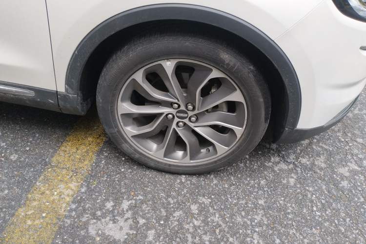 Used Lincoln Nautilus 2021 2.0T Four-Wheel Drive Luxury Edition Right Front Wheel Hub