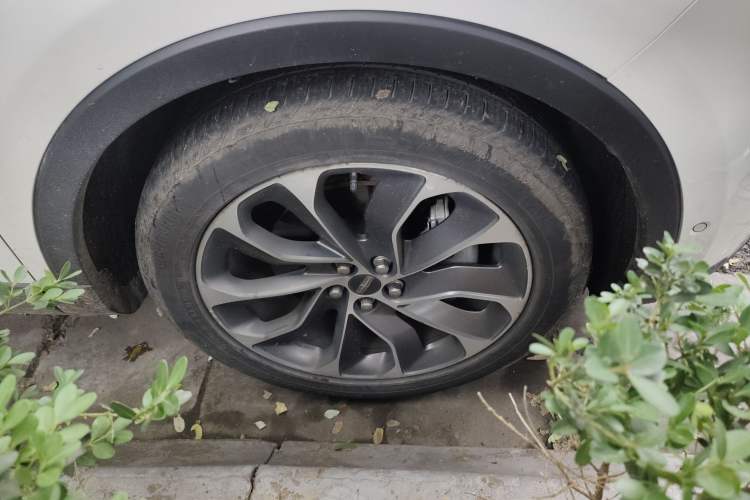 Used Lincoln Nautilus 2021 2.0T Four-Wheel Drive Luxury Edition Right Front Wheel Hub
