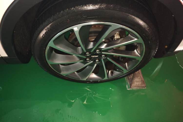Used Lincoln Nautilus 2021 2.7T Four-Wheel Drive Prestige Edition Right Front Wheel Hub