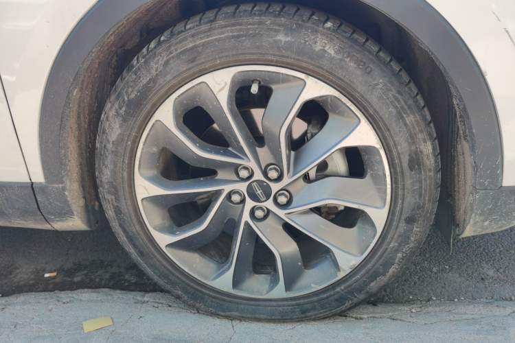 Used Lincoln Nautilus 2021 2.0T Four-Wheel Drive Luxury Edition Right Front Wheel Hub