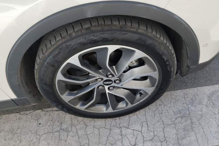 Used Lincoln Nautilus 2021 2.0T Four-Wheel Drive Luxury Edition Right Front Wheel Hub