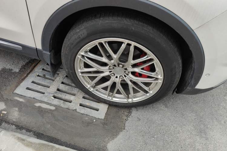 Used Lincoln Nautilus 2021 2.0T Four-Wheel Drive Luxury Edition Right Front Wheel Hub