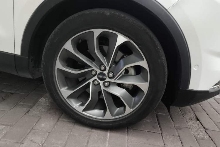 Used Lincoln Nautilus 2021 2.0T Four-Wheel Drive Luxury Edition Right Front Wheel Hub