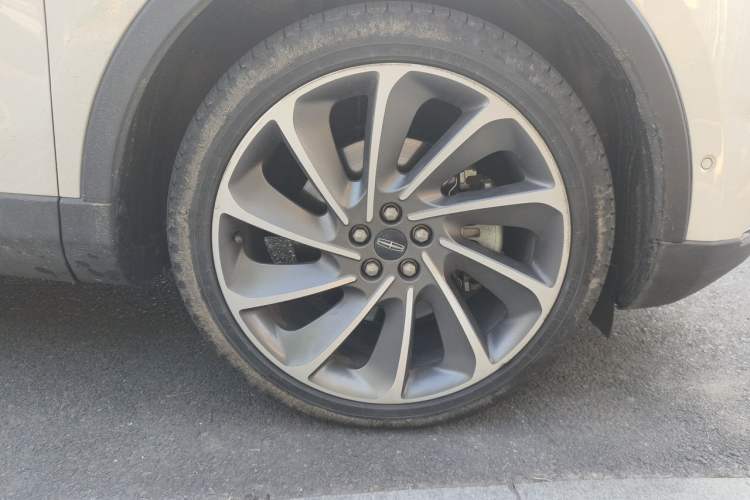 Used Lincoln Nautilus 2021 2.7T Four-Wheel Drive Prestige Edition Right Front Wheel Hub