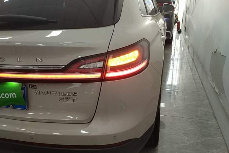 Used Lincoln Nautilus 2021 2.7T Four-Wheel Drive Prestige Edition Right Rear Taillight