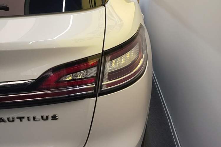 Used Lincoln Nautilus 2021 2.0T Four-Wheel Drive Luxury Edition Right Rear Taillight