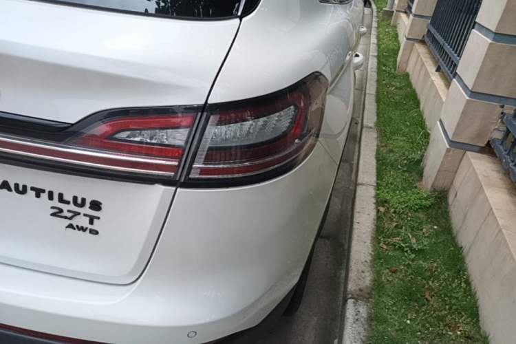 Used Lincoln Nautilus 2021 2.7T Four-Wheel Drive Prestige Edition Right Rear Taillight