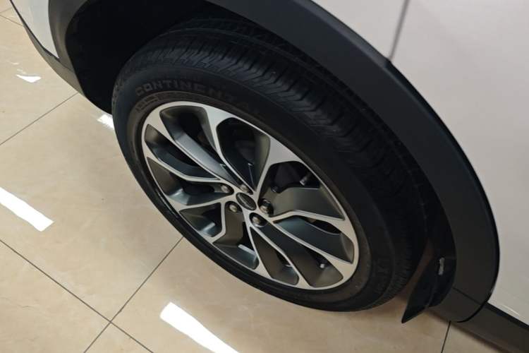 Used Lincoln Nautilus 2021 2.0T Four-Wheel Drive Luxury Edition Right Rear Wheel Hub