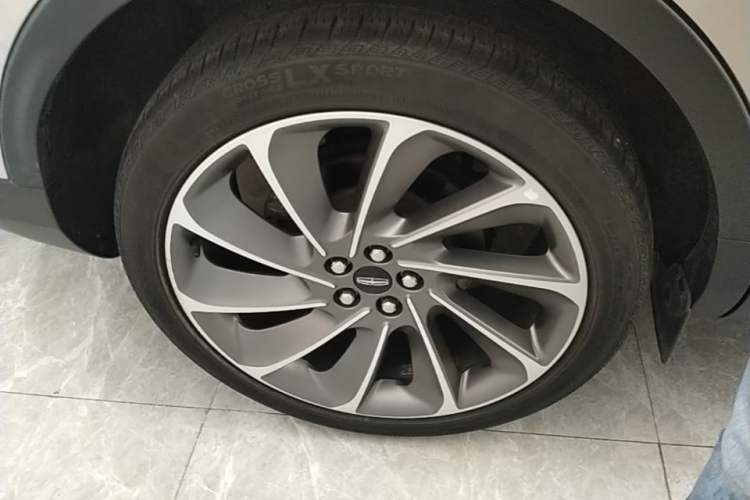 Used Lincoln Nautilus 2021 2.7T Four-Wheel Drive Prestige Edition Right Rear Wheel Hub
