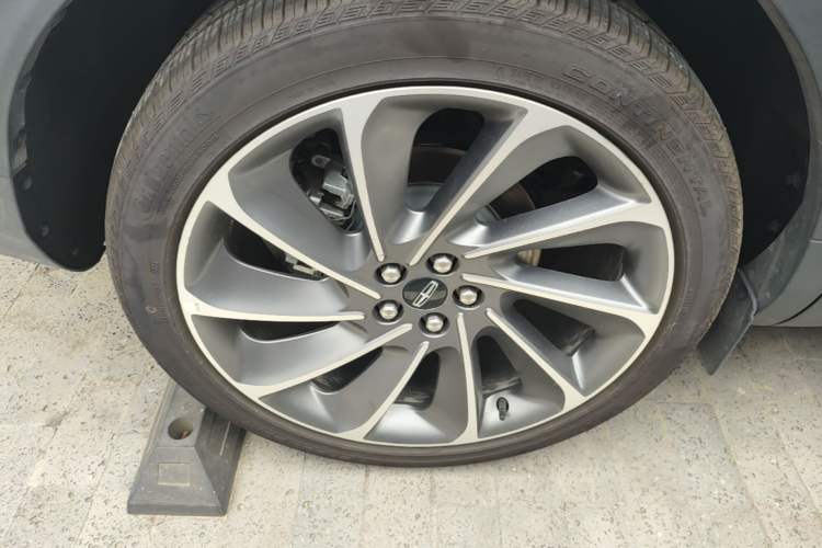 Used Lincoln Nautilus 2021 Revised Version 2.7T Four-Wheel Drive Prestige Edition Right Rear Wheel Hub