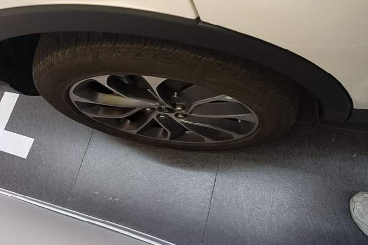 Used Lincoln Nautilus 2021 2.0T Four-Wheel Drive Luxury Edition Right Rear Wheel Hub
