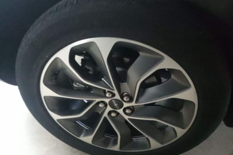 Used Lincoln Nautilus 2021 2.0T Four-Wheel Drive Luxury Edition Right Rear Wheel Hub