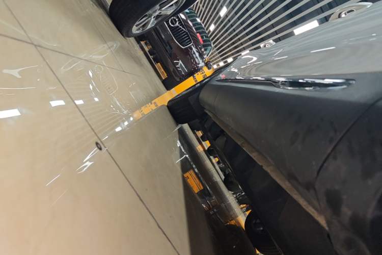 Used Lincoln Nautilus 2021 2.0T Four-Wheel Drive Luxury Edition Right Side Sill