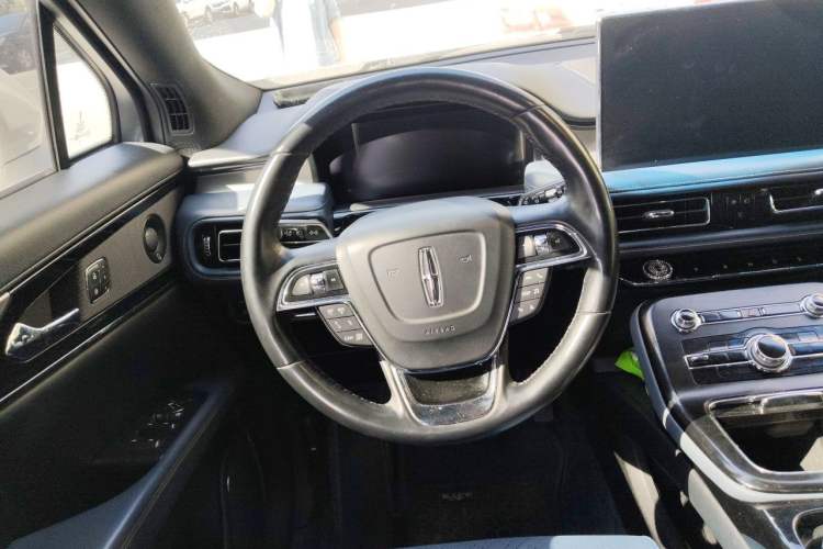 Used Lincoln Nautilus 2021 2.0T Four-Wheel Drive Luxury Edition Steering Wheel
