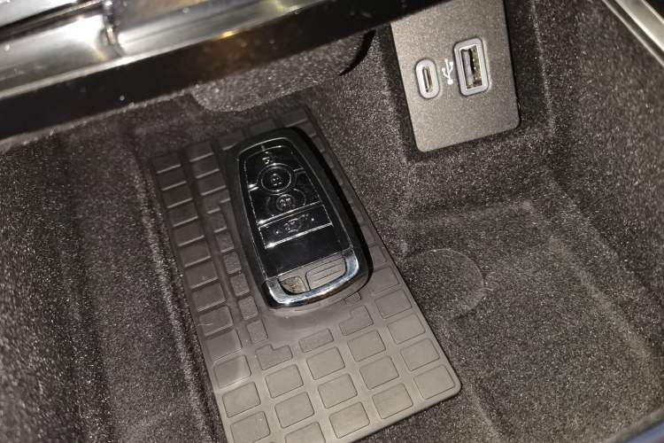 Used Lincoln Nautilus 2021 2.0T Four-Wheel Drive Luxury Edition Vehicle Key