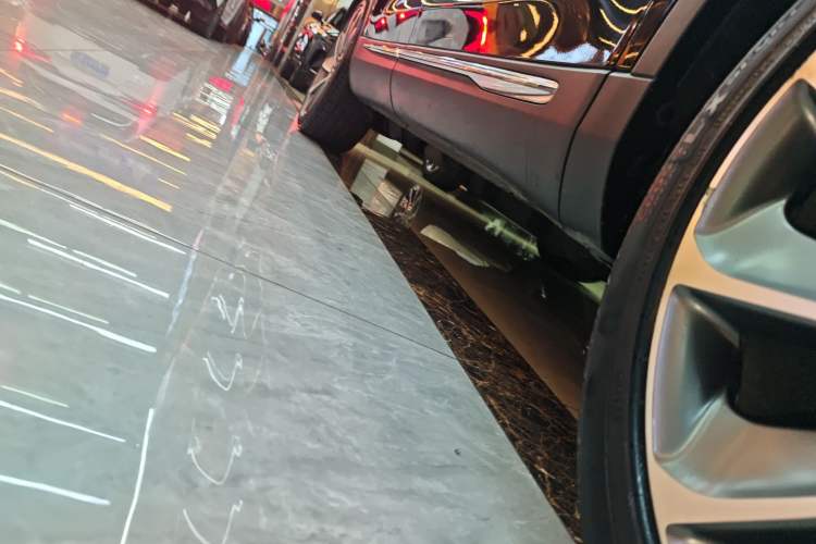 Used Lincoln Nautilus 2022 2.7T Four-Wheel Drive Luxury Edition Right Side Sill