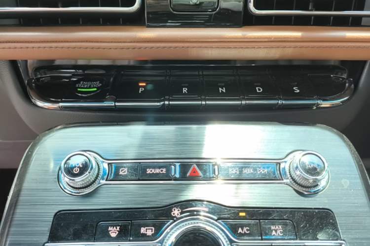 Used Lincoln Nautilus 2022 2.7T Four-Wheel Drive Luxury Edition Gear Lever