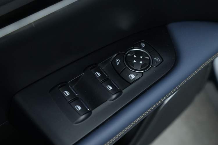 Used Lincoln Nautilus 2022 2.7T Four-Wheel Drive Luxury Edition Interior 5