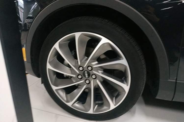 Used Lincoln Nautilus 2022 2.7T Four-Wheel Drive Luxury Edition Left Front Wheel Hub