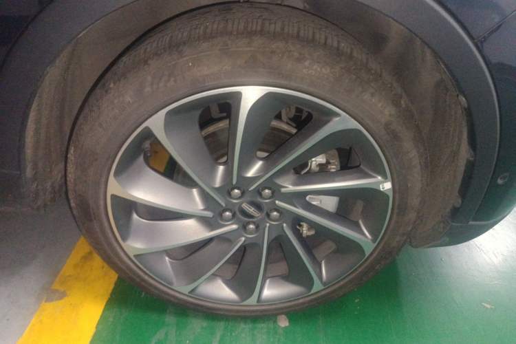 Used Lincoln Nautilus 2022 2.7T Four-Wheel Drive Luxury Edition Right Front Wheel Hub
