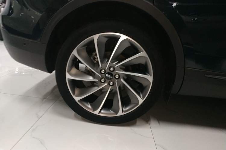 Used Lincoln Nautilus 2022 2.7T Four-Wheel Drive Luxury Edition Right Rear Wheel Hub